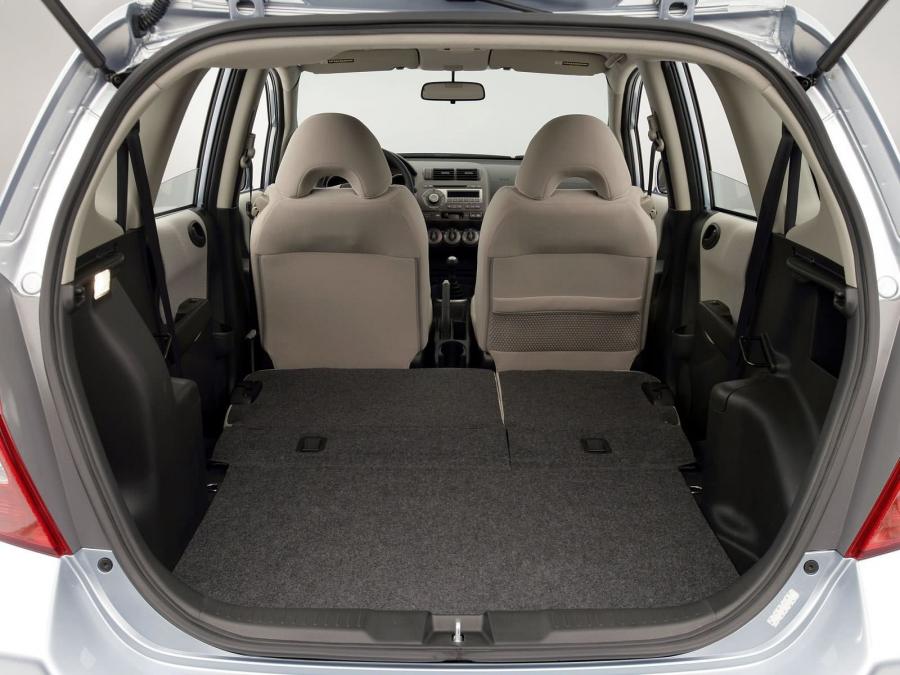  Honda Fit 2006 года  (US) (фото 11 из 19)